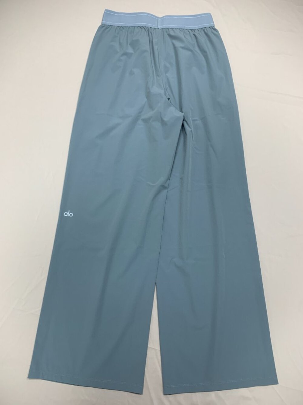 Brand new with tags Alo Yoga Suit Up Trouser Steel Grey regular straight-leg fit - Picture 8 of 9